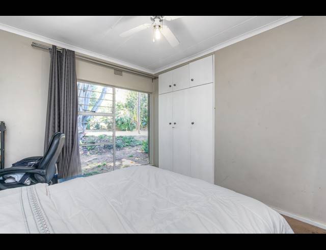 6 BEDROOM HOUSE FOR SALE IN WOODMEAD